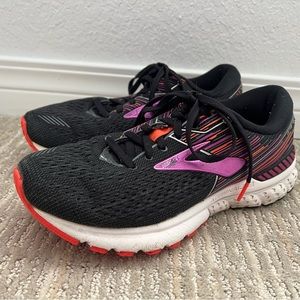 Brooks womens running shoes size 6.5